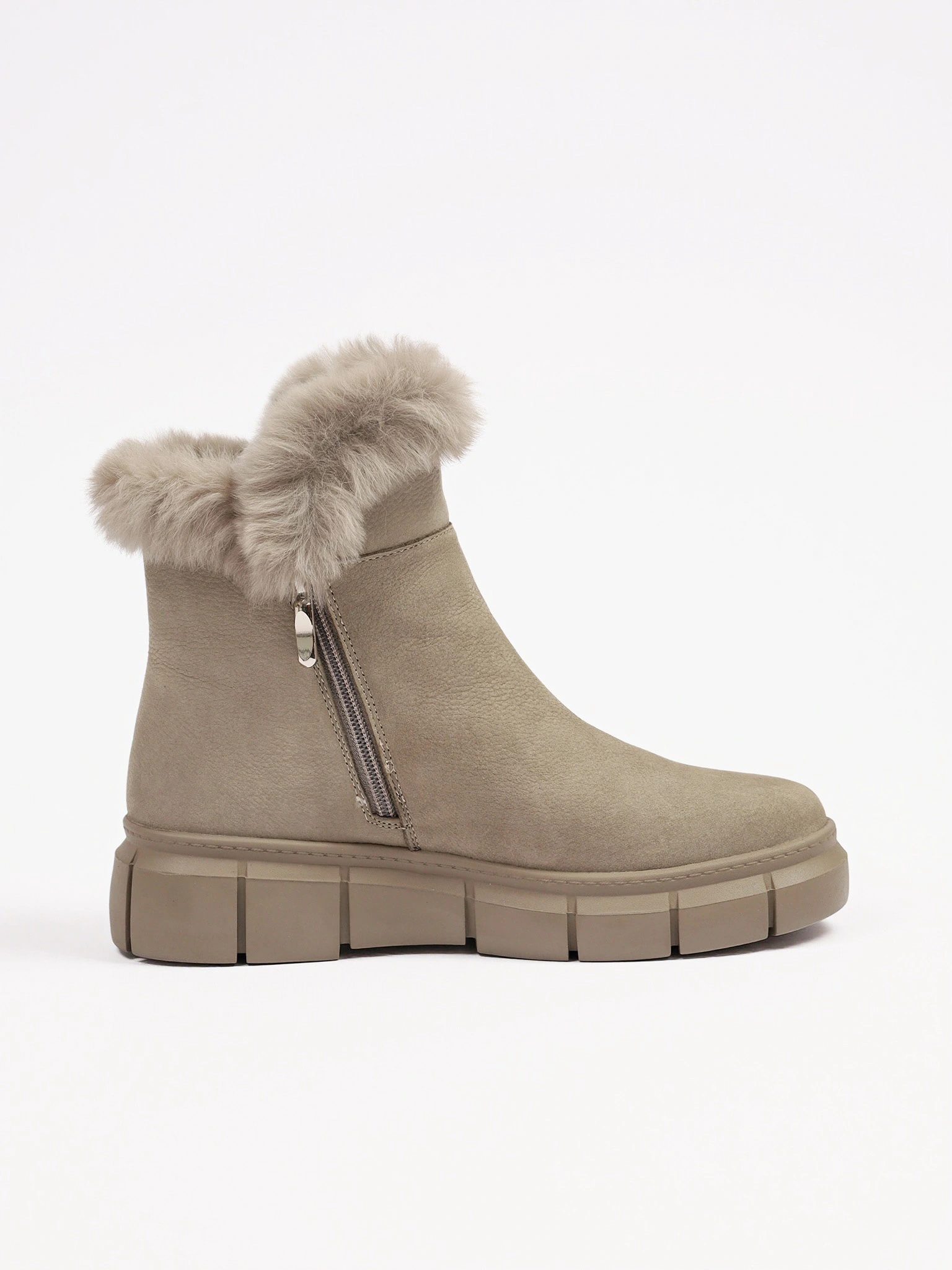 Ботинки серого цвета с оторочкой мехом на средней платформе